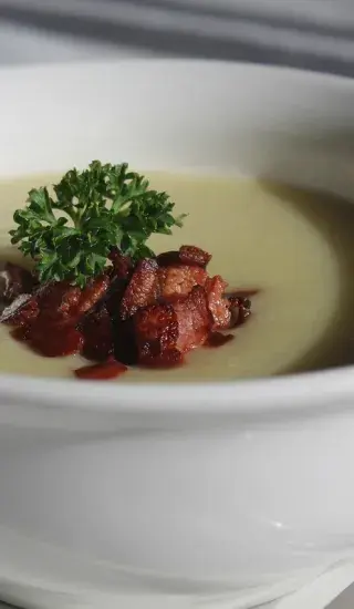 Pórková polévka s parmazánem