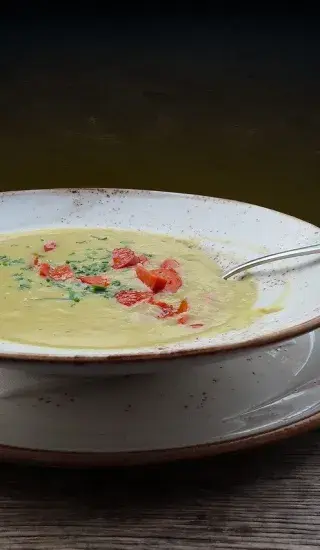 Pórková polévka s pomazankovým máslem