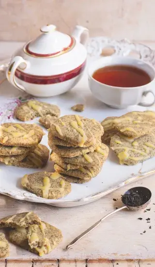 Máslové sušenky s čajem Earl Grey a pomerančovou polevou