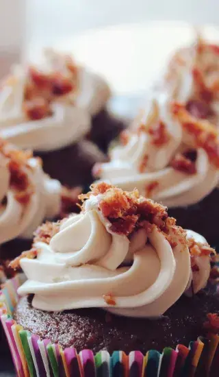 Kávové cupcakes s vanilkovo-máslovým krémem