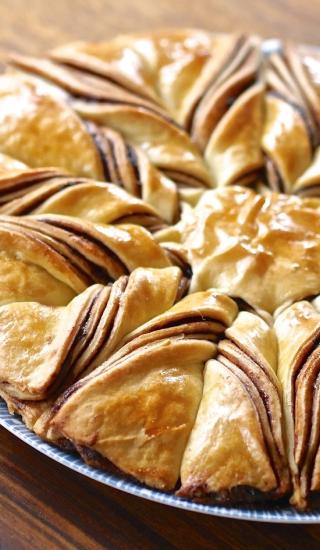 Dvoubarevný koláč s nutellou