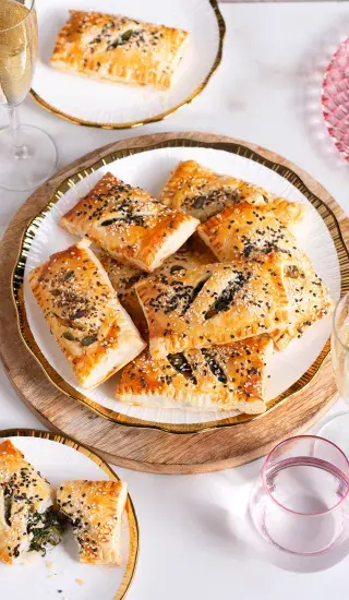 Špenátové taštičky s karamelizovanou cibulí