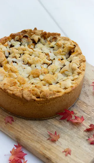 Jogurtový koláč se švestkami