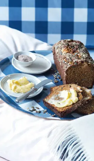 Řepný chlebíček s kozím sýrem