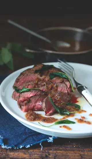 Rumpsteak a omáčka Ambiente