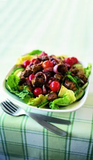 Horký salát s uzeninou