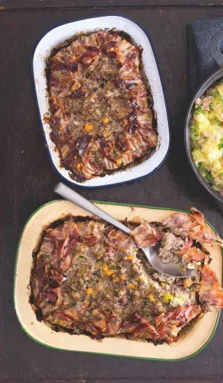 Lahůdková sekaná se sýrovými šťouchanými bramborami