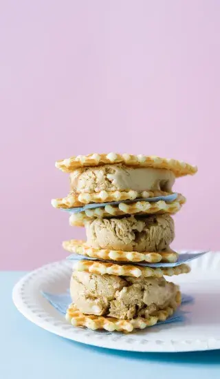 Sendviče s kávovým semifreddem