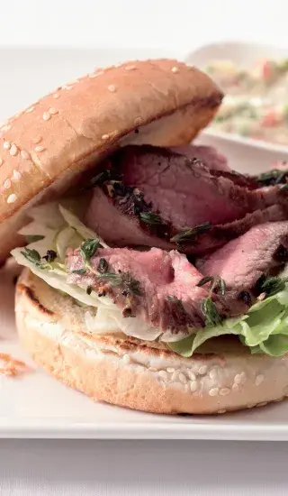 Sendvič s flank steakem