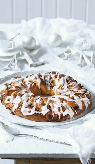 Věnec s meruňkami a marcipánem