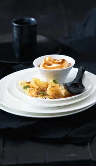 Slaný vanilkový pudink a ananasovým salátem