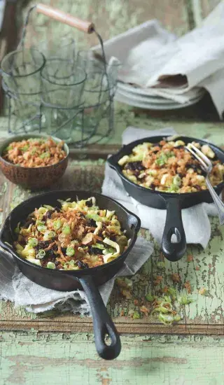 Špecle se sýrem a trojí cibulkou