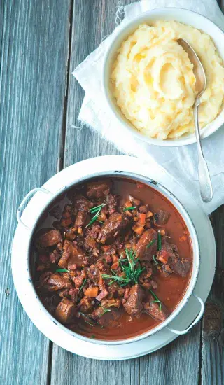 Srnčí ragú na víně