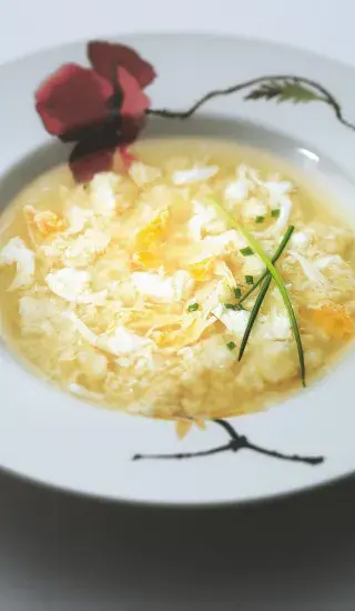 Stracciatella, vývar s krupičkou a vejcem