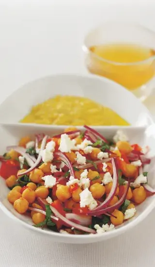 Středomořský cizrnový salát