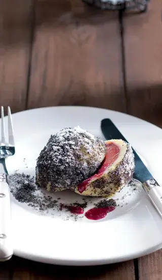 Švestkové knedlíky z bramborového těsta