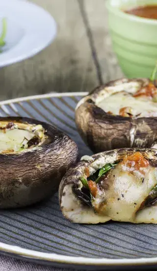 Portobello plněné zeleninou a sýrem