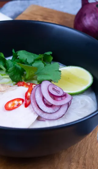 Thajská kuřecí polévka