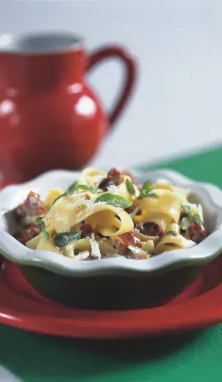 Papardelle se sušenými rajčaty a smetanou