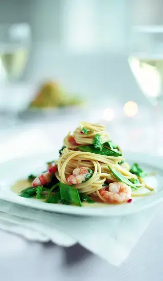 Těstoviny s krevetami a mladým hráškem