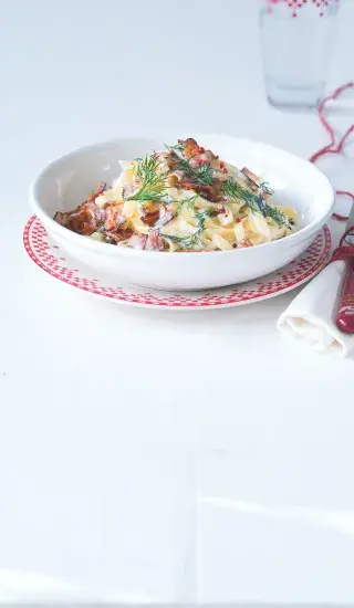 Těstoviny s koprem a slaninou