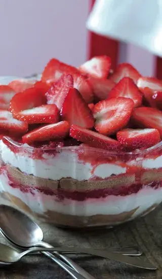 Jahodové tiramisu bez vajec