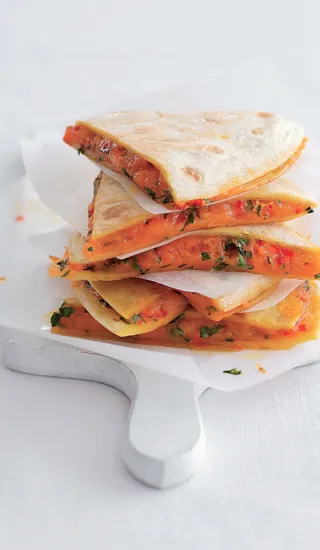 Tortilla se sýrem a chilli