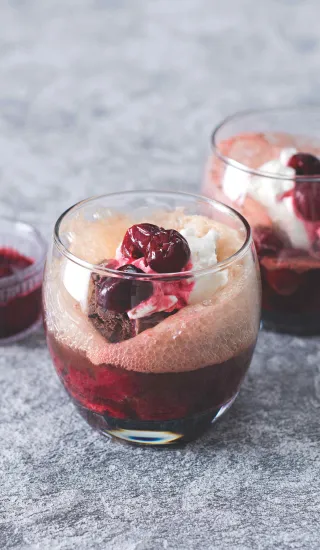 Třešňový float s colou