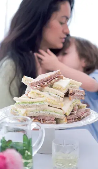Čajové sendviče s mátou a okurkou