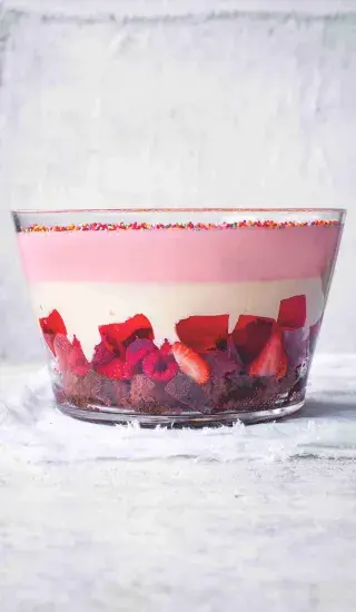 Tříbarevný trifle
