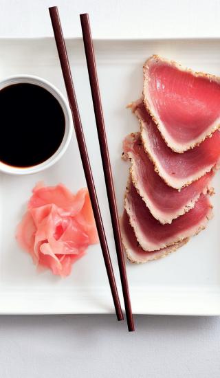 Tuňákové carpaccio se sezamem a terijaki