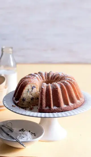 Tvarohová bábovka s levandulí