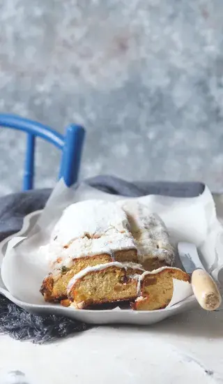 Tvarohová štóla s brusinkami