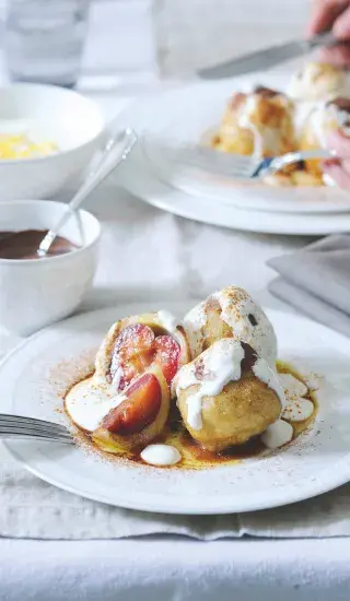 Tvarohové knedlíčky s blumami, nugátem & zakysankou