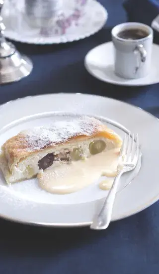 Tvarohový závin s vinnou pěnou