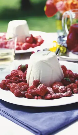 Nepečené tvarohové bábovičky s ovocem