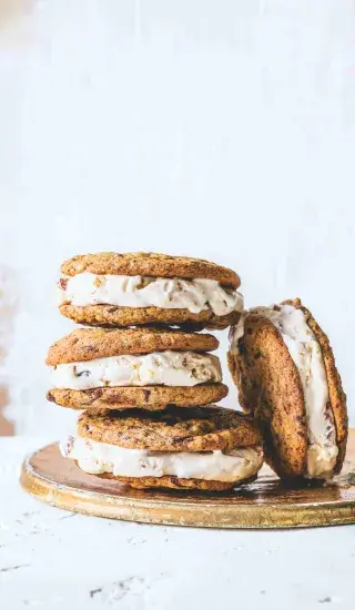 Vánoční zmrzlinové sendviče