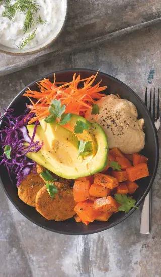 Vegetariánská miska s falafelem