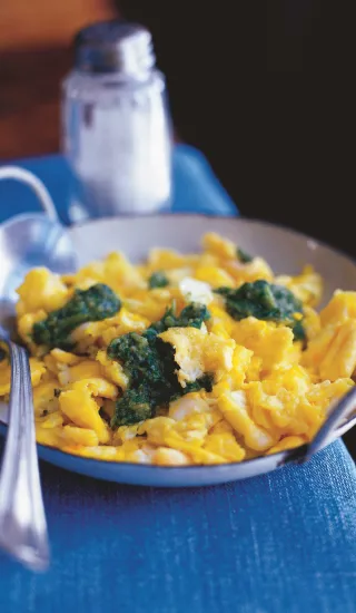 Míchaná vajíčka s pestem