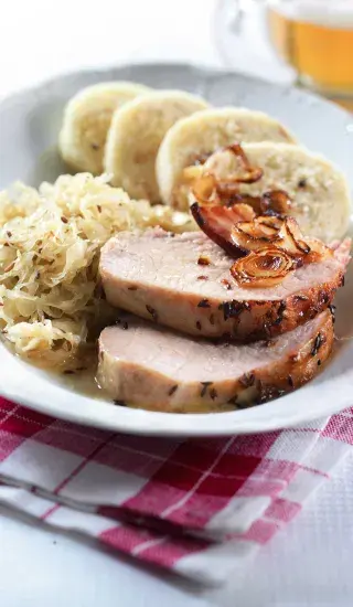 Klasické vepřo knedlo zelo