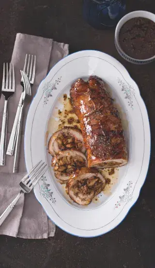 Vepřová roláda se slaninou a jablky