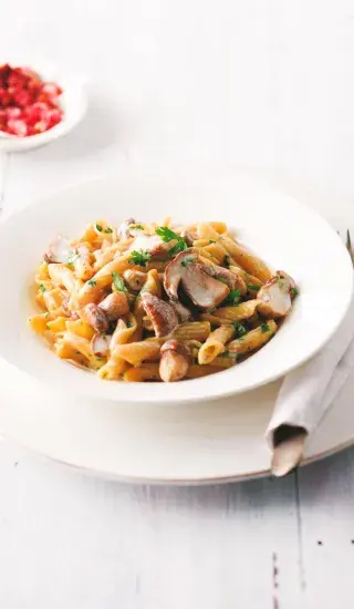 Penne s houbami a speckem