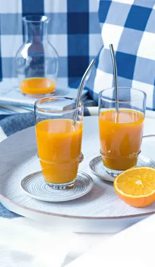 Zářivá šťáva s kurkumou