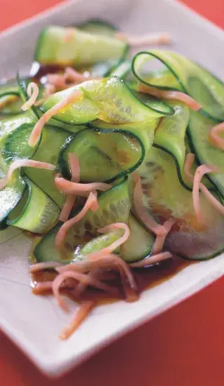 Japonský okurkový salát