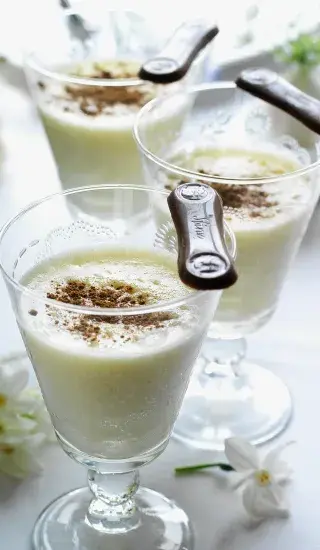 Žloutková vinná pěna