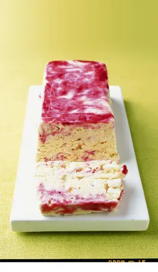 Zmrzlinový malinový chlebíček