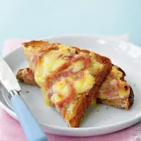 Toust se šunkou a sýrem