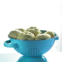 Kynuté knedlíky s borůvkami a tvarohem Kynuté knedlíky s borůvkami a tvarohem