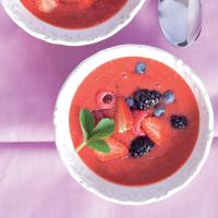 Sladké jahodové gazpacho