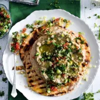 Tabbouleh z quinoy s petrželkou a lilkovým dipem